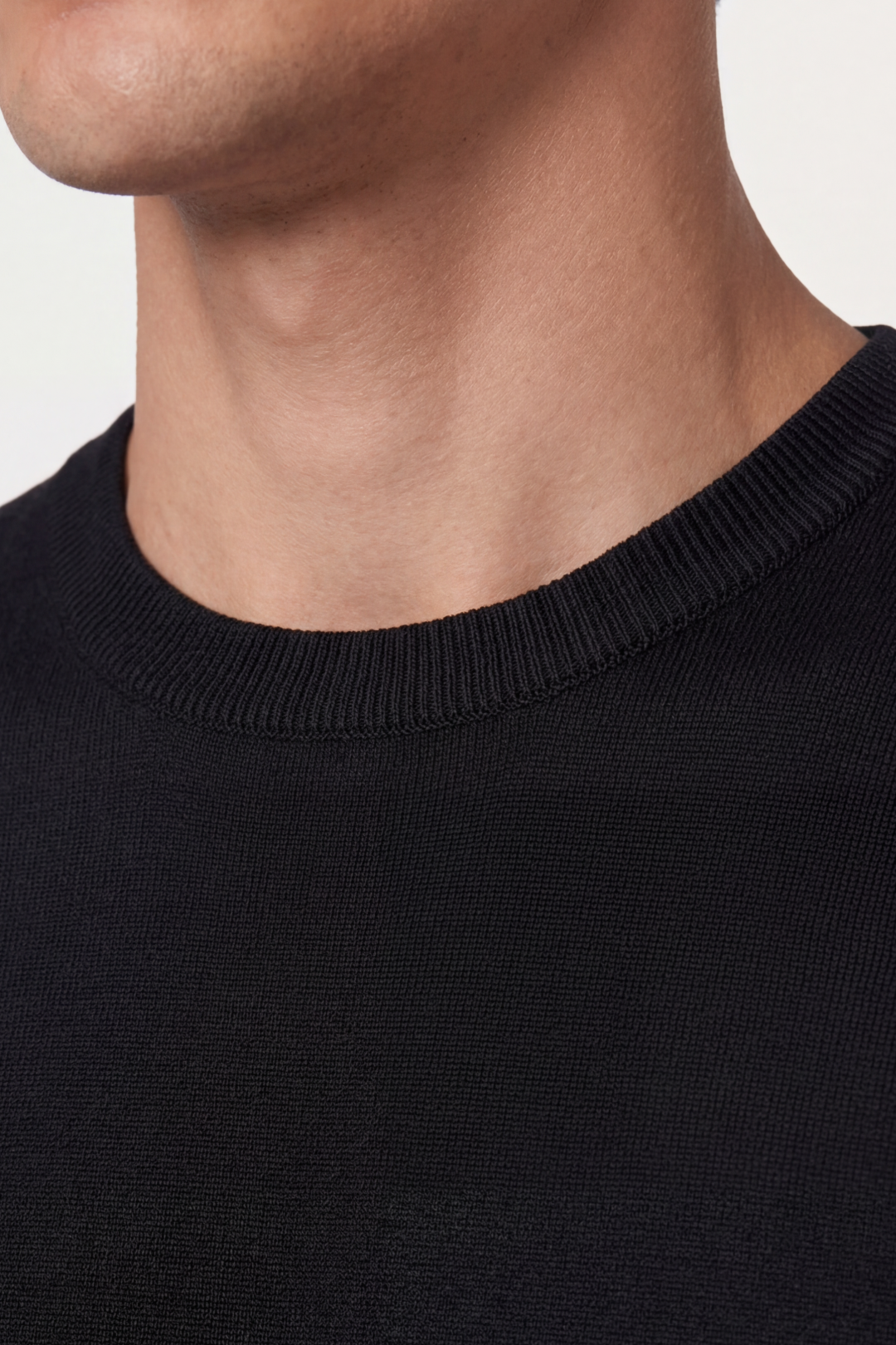 Men's Fine Knitted Lyocell T-Shirt with Round Neck