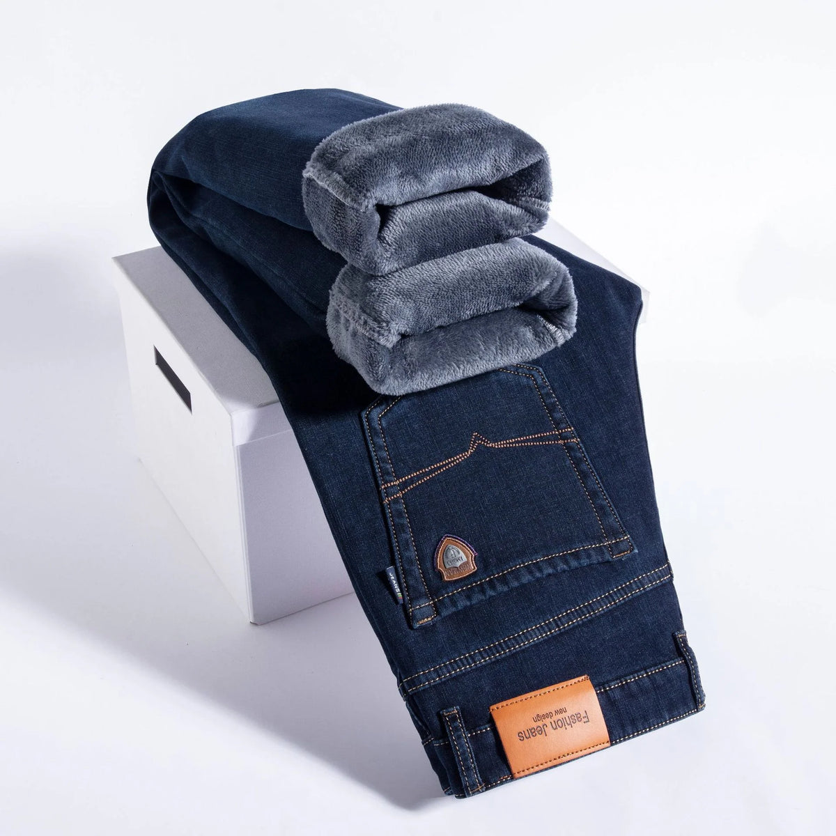 Men's Fleece-Lined Straight Fit Jeans
