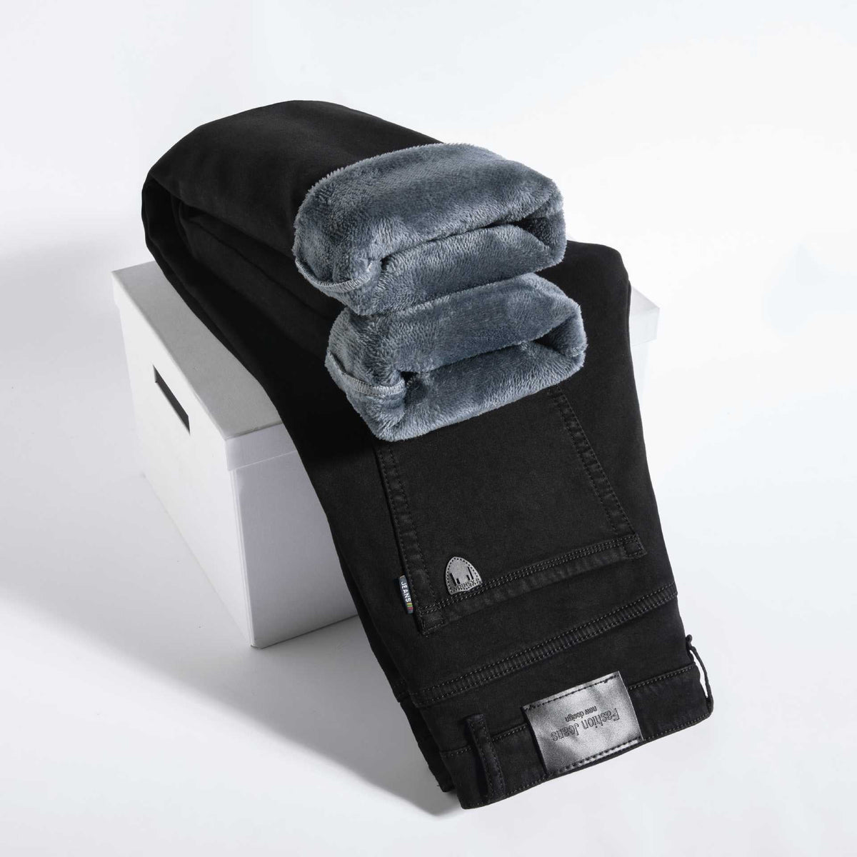 Men's Fleece-Lined Straight Fit Jeans