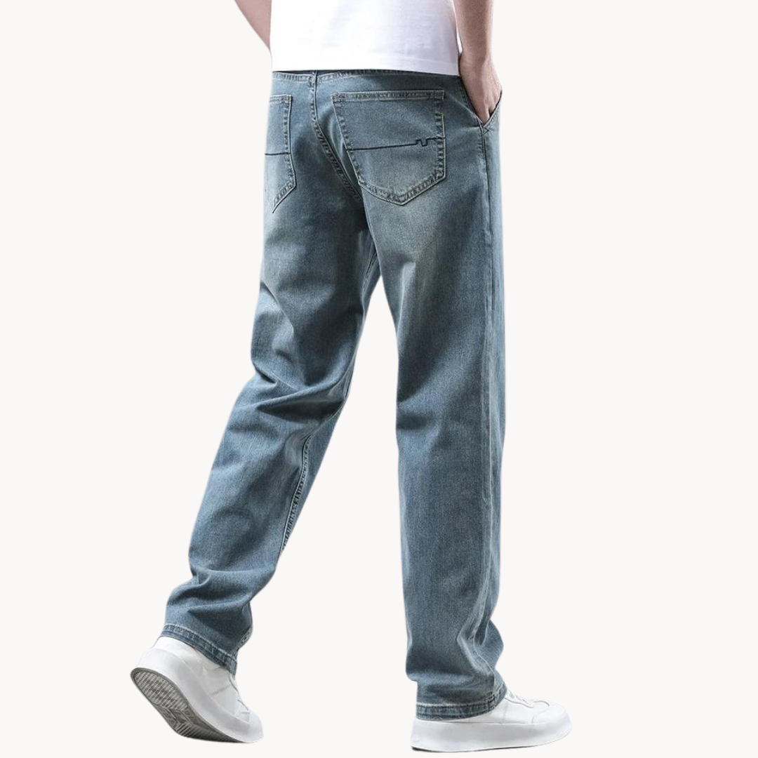 Men's Relaxed Straight Leg Jeans