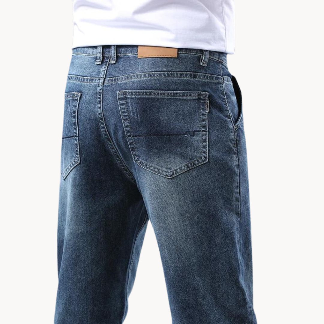Men's Relaxed Straight Leg Jeans