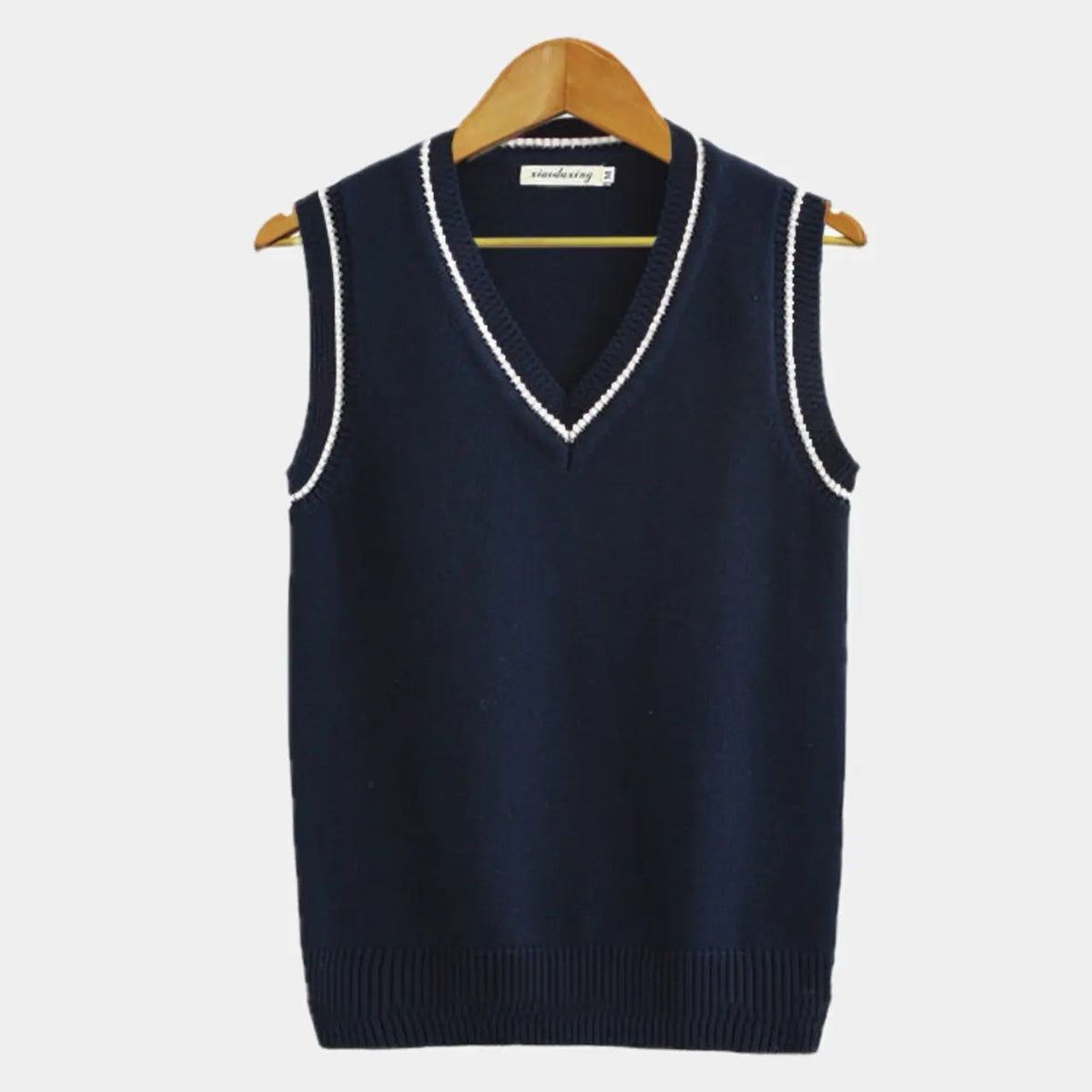 Men's Sleeveless V-Neck Cable Knit Sweater