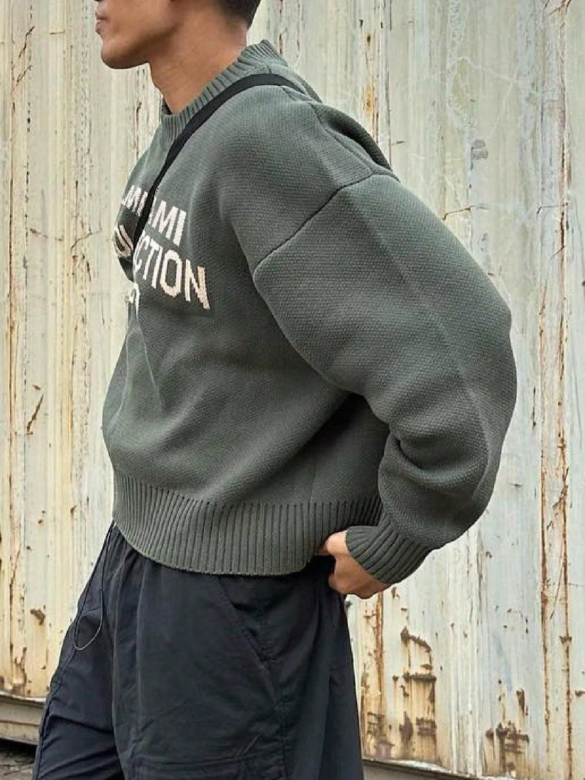 Men's Street Style Knitted Sweater with Round Neck