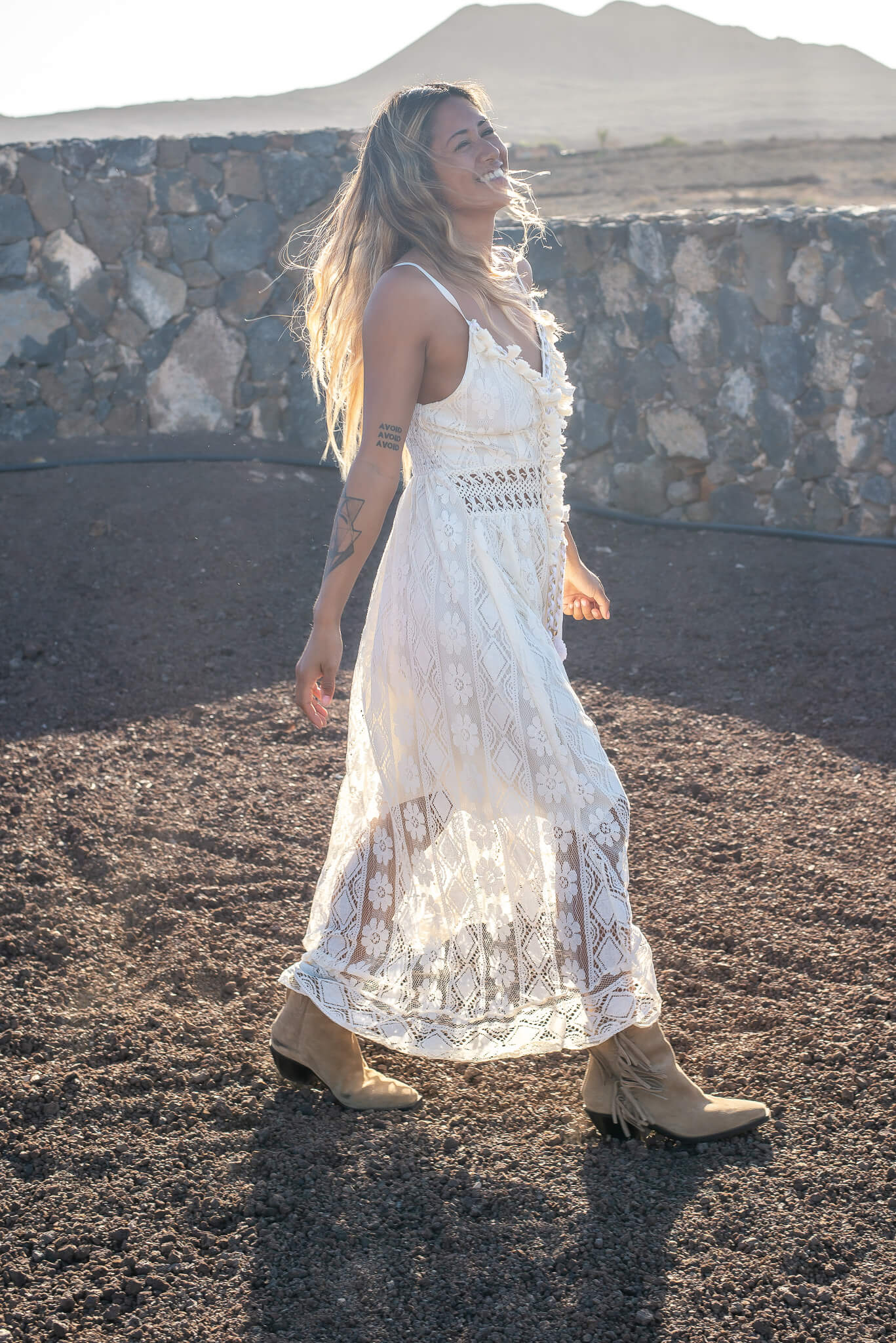 Women's Lace Maxi Dress with Flowing Silhouette