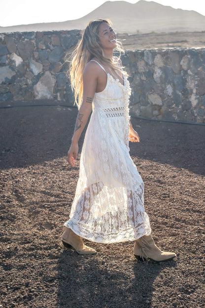 Women's Lace Maxi Dress with Flowing Silhouette