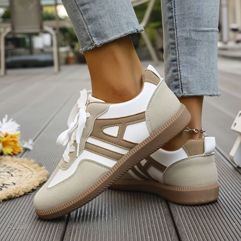 Women's Lace Up Low-Top Sneakers