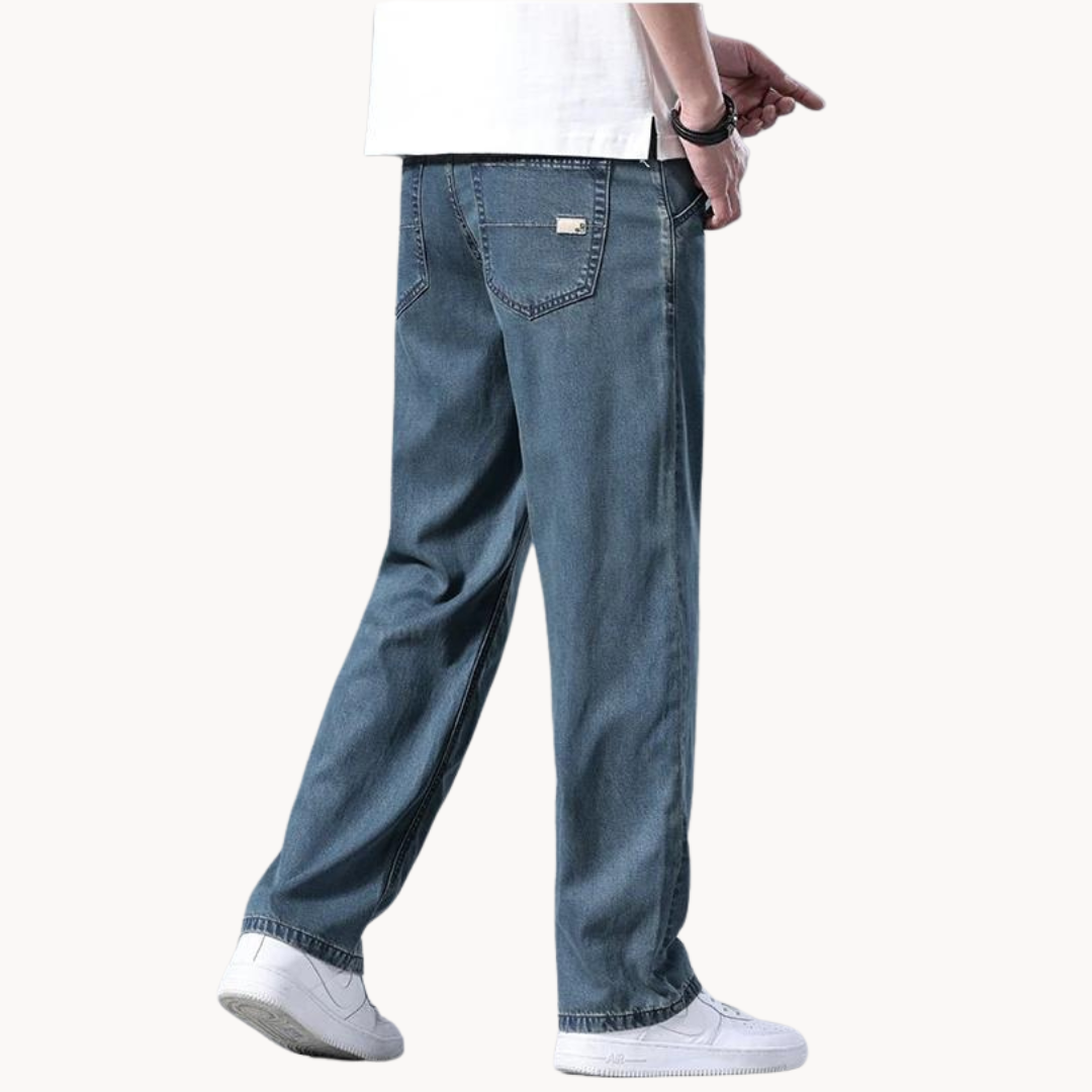 Women's Relaxed Fit Straight Leg Jeans