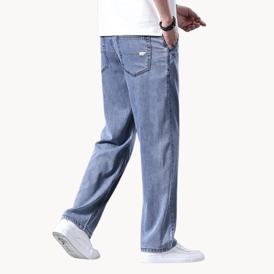 Women's Relaxed Fit Straight Leg Jeans