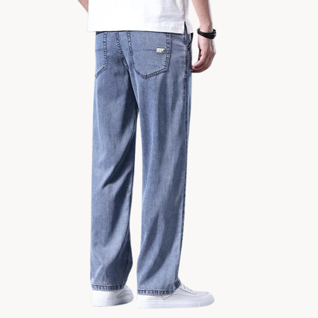 Women's Relaxed Fit Straight Leg Jeans