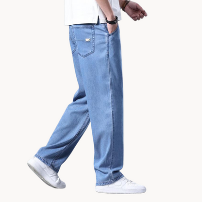 Women's Relaxed Fit Straight Leg Jeans