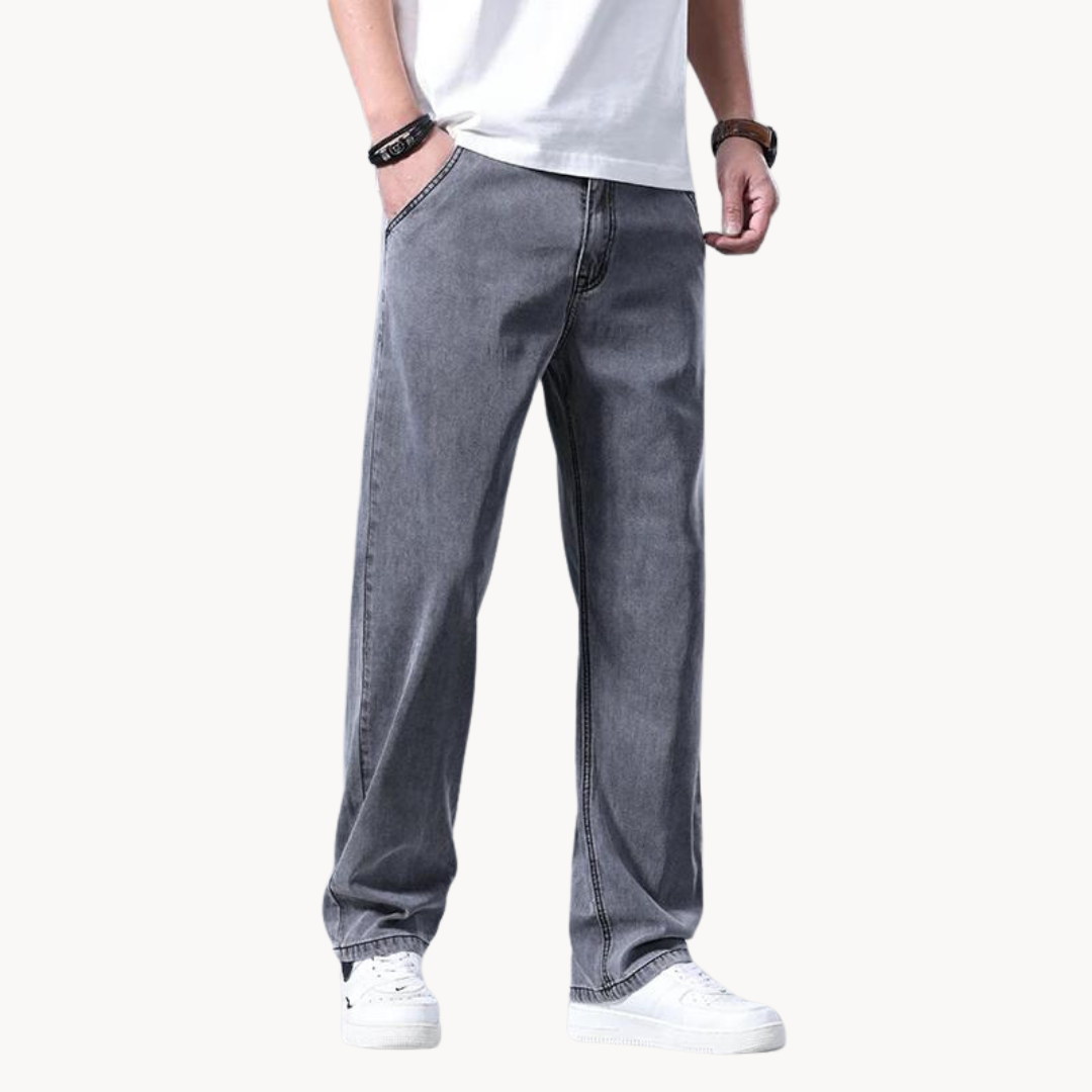 Women's Relaxed Fit Straight Leg Jeans