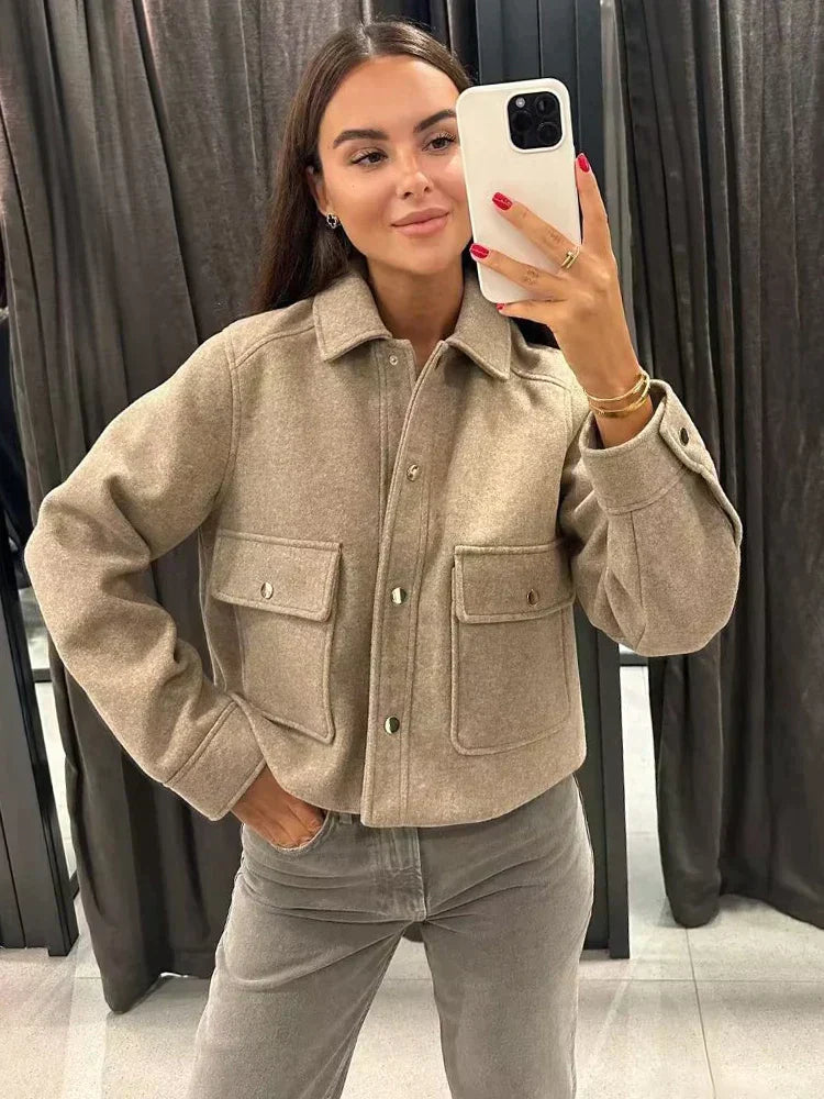 Women's Stylish Utility Jacket for Work and Leisure